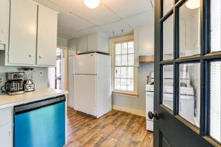 Near Shops and Parks Dog-Friendly Maryland Gem - 4