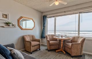 Sea Gypsy Rentals - Oceanfront Suite - Sleeps 6 - Lincoln City - 5