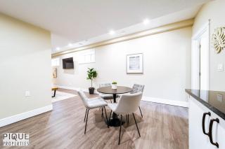 Cozy Haven Suite - KingBed - Wifi - Sleeps 4! - Edmonton - 2