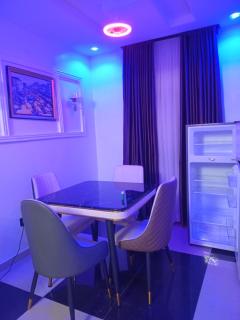 His Royal Glamour Apartments - Lagos - 7