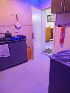 His Royal Glamour Apartments - Lagos - 5