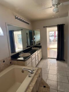 Serenity on The Lake with fenced backyard - Cape Coral - 2