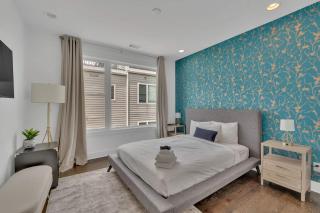 Huge Rooftop 5 Mins to dwtn Sleeps 12 - 3