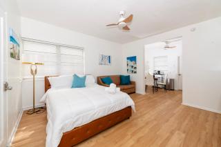 Bellamor Apts at 5th St Shopping Mall - Miami Beach - 7