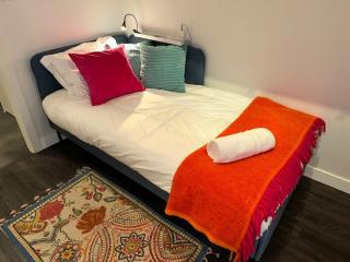 InfinityNest Chic downtown escape stunning views - Calgary - 4