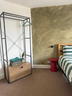 Private Spacious One-Bedroom Flat - Located Between the City Centre and the New Forest - Totton and Eling - 8