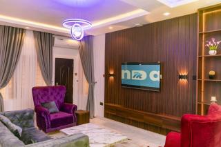 Crowned Crest Apartments - 4