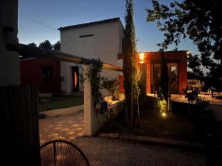 VILLA au calme VUE MAGNIFIQUE entièrement climatisée et piscine - Villeneuve-lès-Avignon - 1