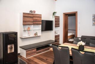 Apart Emilia - Schlitters - 4