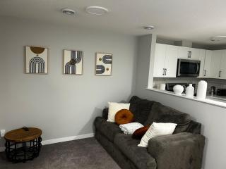 Bright & Spacious 2BR Getaway - Calgary - 0