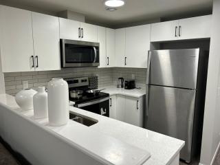 Bright & Spacious 2BR Getaway - Calgary - 8