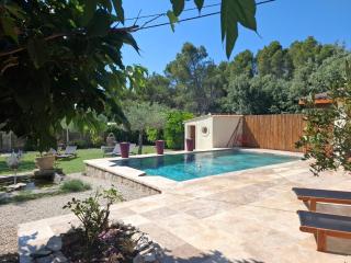 VILLA au calme avec VUE MAGNIFIQUE -entièrement climatisée - piscine - 5