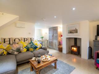 3 Bed in Charmouth DC080 - Charmouth - 0