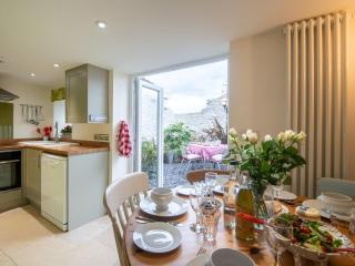 3 Bed in Charmouth DC080 - Charmouth - 2