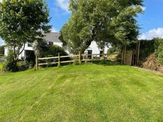 2 Bed in Gower 62019 - Reynoldston - 0