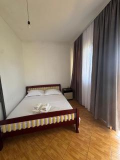 Hotel LULI - Baks-Rrjoll - 2