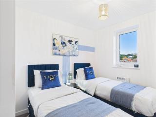 Cooden Beach - Sleeps 10 - Parking - Bexhill - 2