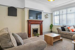 Contractor Stays, Newly Renovated, Free Parking, Sleep 7 - Wallasey - 1