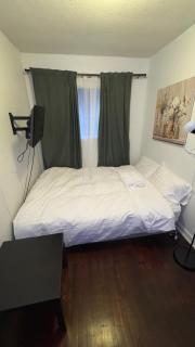 Hotel Room 2 - Coquitlam - 9