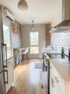 The 4M Favorite House - Stunning & Spotless 2-Bed Apt (#3) - Ann Arbor - 1