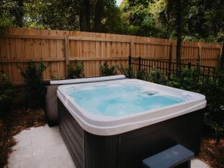 Luxury 6 Br Sleeps 18 Private Heated Pool Fire Pit - Hilton Head Island - 6