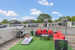 Large Home with Rooftop and Views Sleeps 12 - 6
