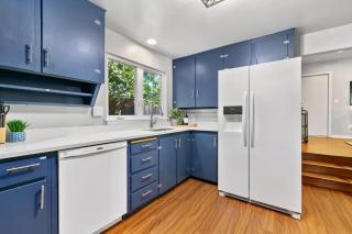 Urban Nest - Garage, Sunroom & Fenced Yard - 5