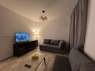 Luxury Inn 2BR at prime location in Madinaty B6 - Madinaty - 5