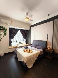 R&F Sea View 2BR Midnight Design 6-8pax Brand New - Johor Bahru - 5