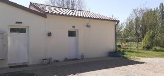 Chambre indépendante et coin repas proche Futuroscope et Civaux - 2