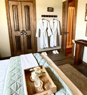 The Guesthouse l Creekside - - 9