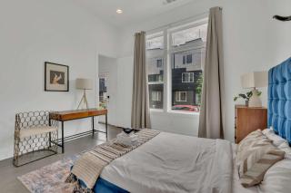 2 Lux Homes 2mi to Broadway Huge Rooftop Sleeps 24 - Nashville - 0
