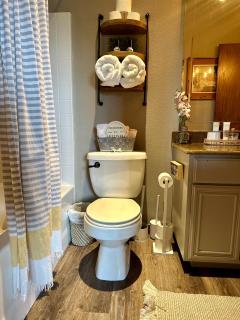 The Guesthouse l Creekside - - 5