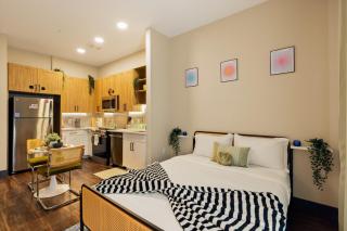 12min Downtown, 6min Domain with Pool and Free Parking - Austin - 0