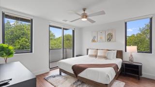 Upstay New Renos Spacious Apartment near SoCo - Austin - 9