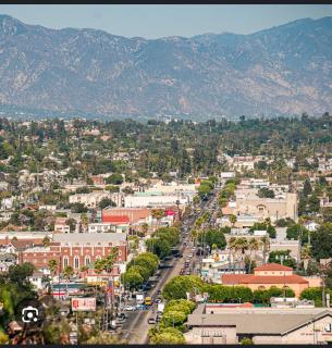 3bedroom 2bath Unit complementary parking onsite - Los Angeles - 6