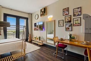 6min to Domain,12min DT, Balcony and Free Parking - Austin - 0