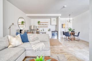 Studio Bliss Dual-Queen Stay in Vibrant Alberta - Portland - 6