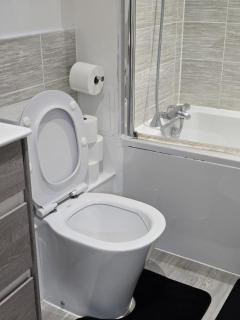 Mega9 Luxury 2Bedrooms Apartment - 2Baths, 2Toilets - Manchester - 5