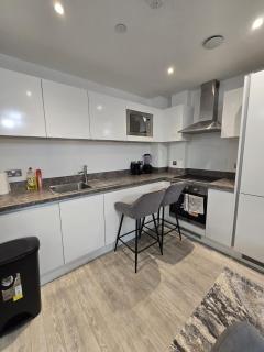 Mega9 Luxury 2Bedrooms Apartment - 2Baths, 2Toilets - Manchester - 1