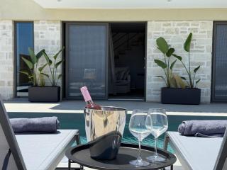 Sunrise Village Aptera Private Pool Villa - Beritianá - 1