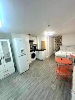 Stylish Studio Apartment - Birmingham - 0