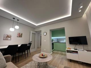 Cozy 2 Bedroom Tirana Getaway - Tirana - 8
