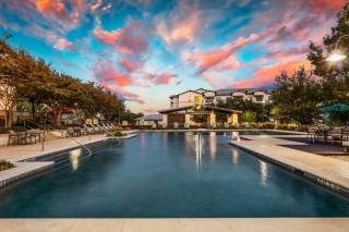 Balcony with Hills View,Pool, Free Parking and Gym - Austin - 7