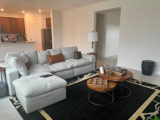 Summerhouse Villa 4br 2 and half ba Home - - 3