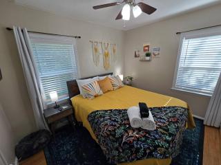 Huge Fenced Yard, Game Room, Private Yoga Suite! - 5