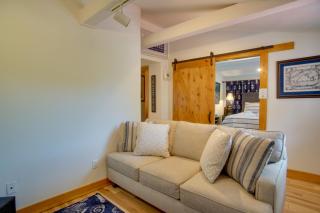 1 Mi to Ferry Terminal Oak Bluffs Family Retreat! - Oak Bluffs - 4