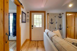 1 Mi to Ferry Terminal Oak Bluffs Family Retreat! - Oak Bluffs - 6