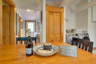 1 Mi to Ferry Terminal Oak Bluffs Family Retreat! - Oak Bluffs - 3