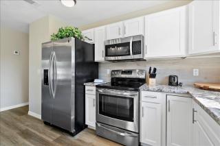 Splash Oasis, 4BR, 2BA Heated Pool, BBQ - 7
